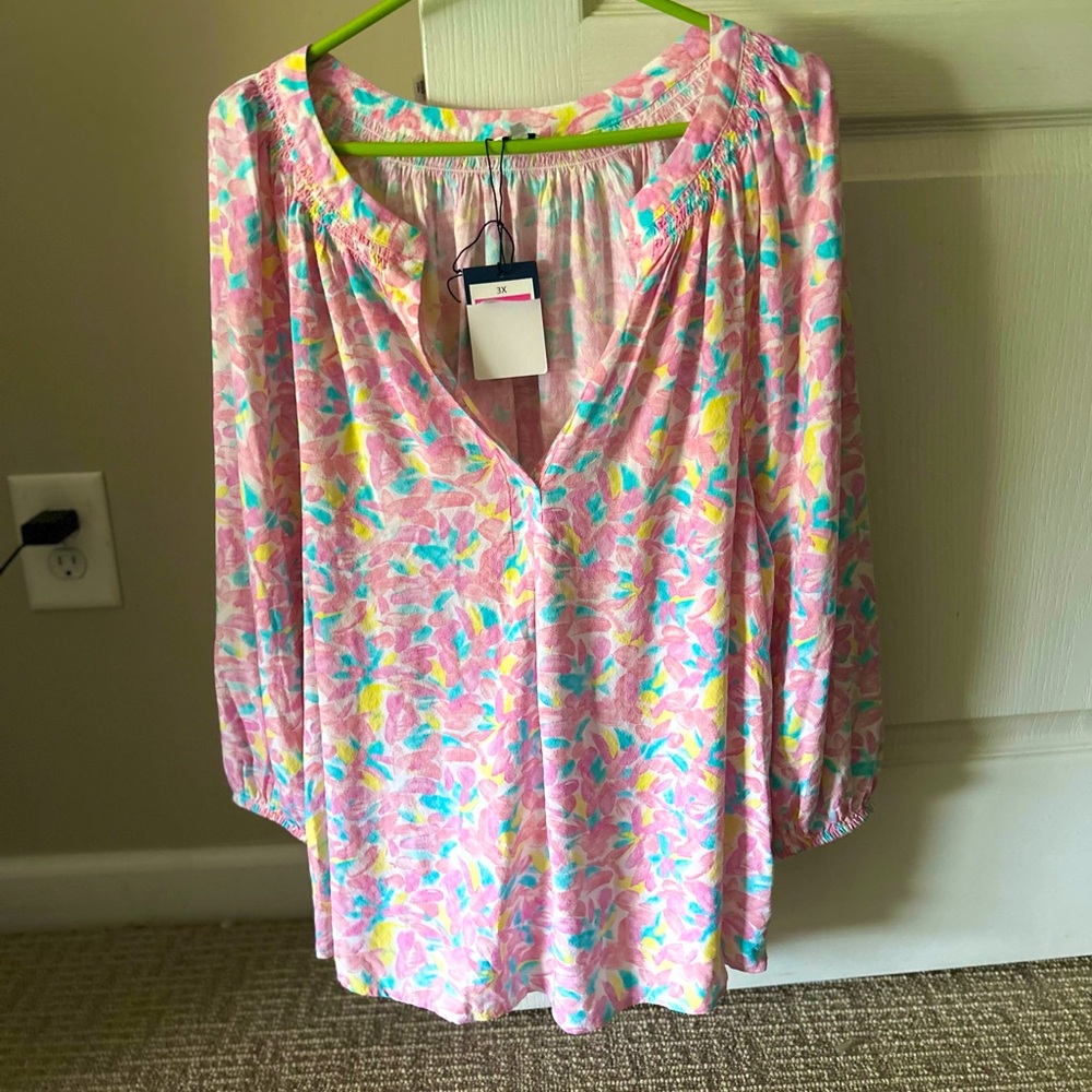 FREE GIFT/“NWT” CROWN & IVY TOP
